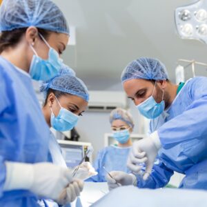 Surgeons discussing how to prepare for the Plastic Surgery ST3 Interview in theatres
