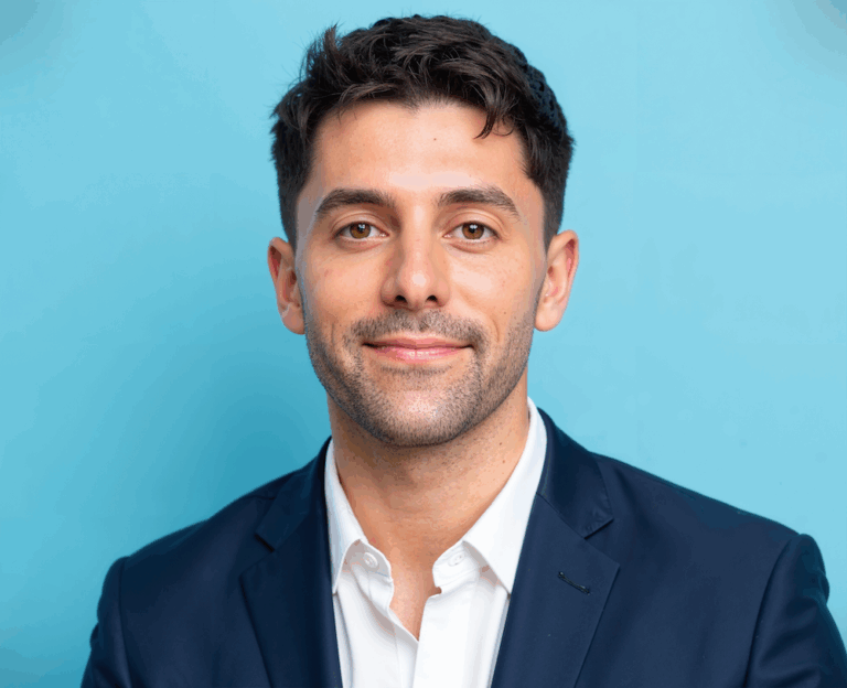 uc_stacked_images_elementor_20a896c6_item1