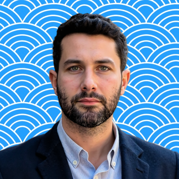 uc_stacked_images_elementor_7318671e_item1